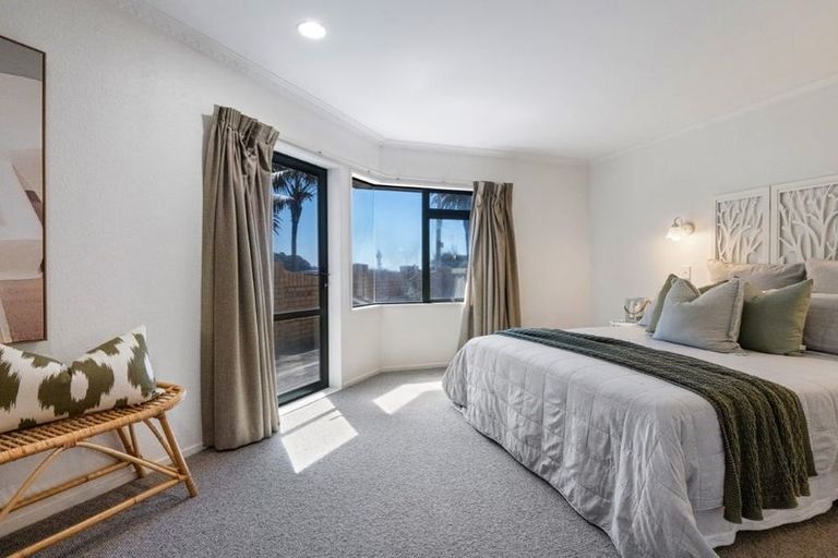 Photo of property in 32 Marine Parade, Mount Maunganui, 3116