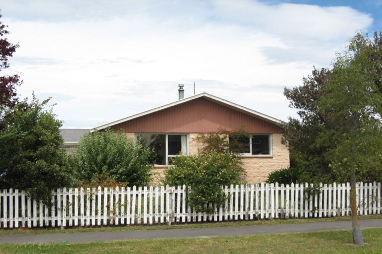 Photo of property in 10 Cob Crescent, Woolston, Christchurch, 8062