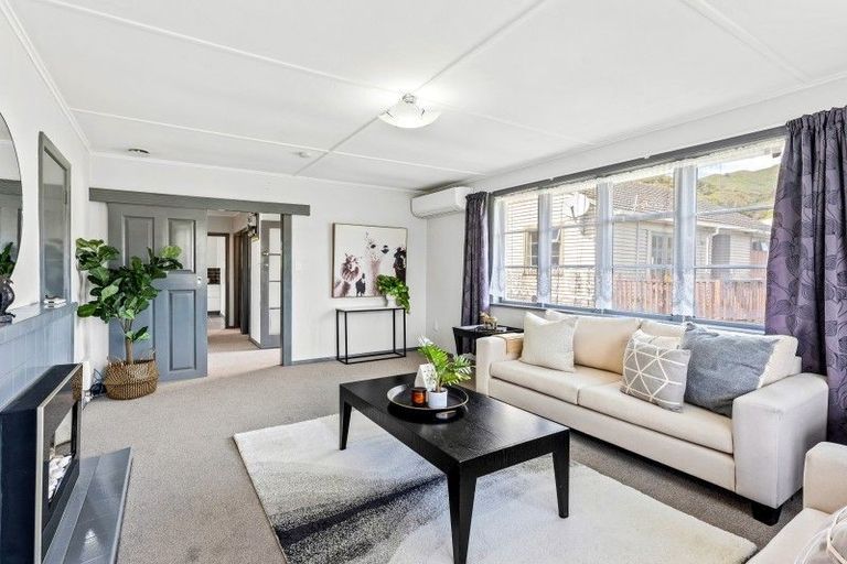 Photo of property in 198 Waddington Drive, Naenae, Lower Hutt, 5011