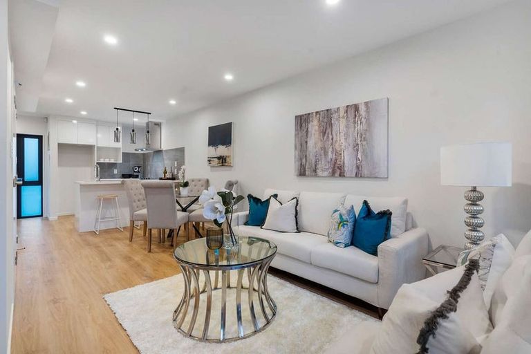 Photo of property in 1/17 Glenburn Place, Papakura, 2110