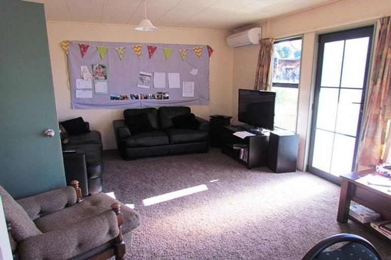 Photo of property in 19 Howe Street, North Dunedin, Dunedin, 9016