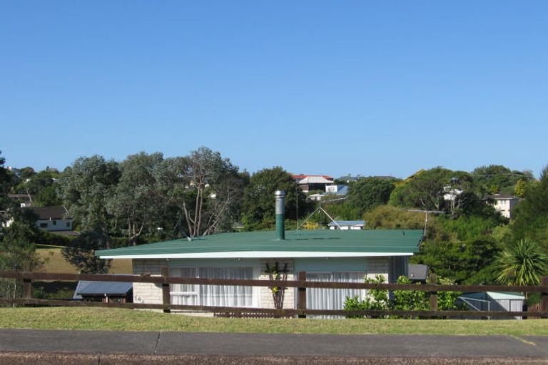 Photo of property in 1/18 Sealy Road, Torbay, Auckland, 0630