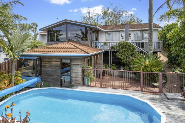 Photo of property in 28 Anich Road, Massey, Auckland, 0614