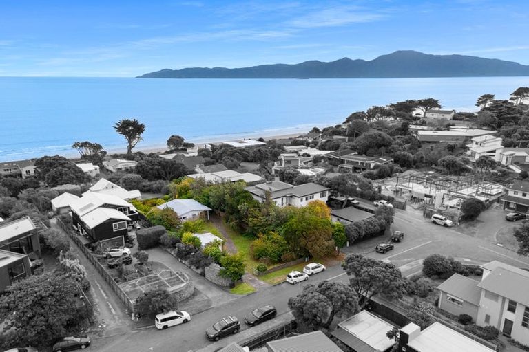 Photo of property in 18 Newry Road, Raumati Beach, Paraparaumu, 5032