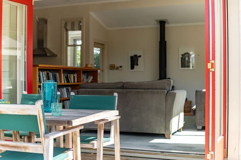 Photo of property in 218 High Street South, Carterton, 5713