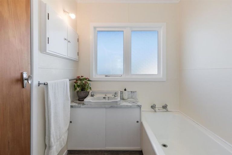 Photo of property in 25 Rondane Place, Tirohanga, Lower Hutt, 5010