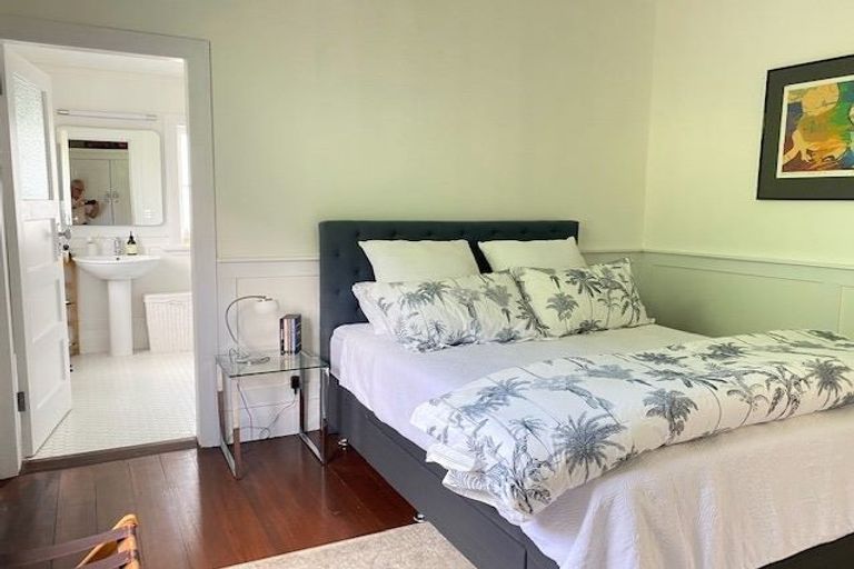 Photo of property in 13 Robertson Street, Russell, 0202