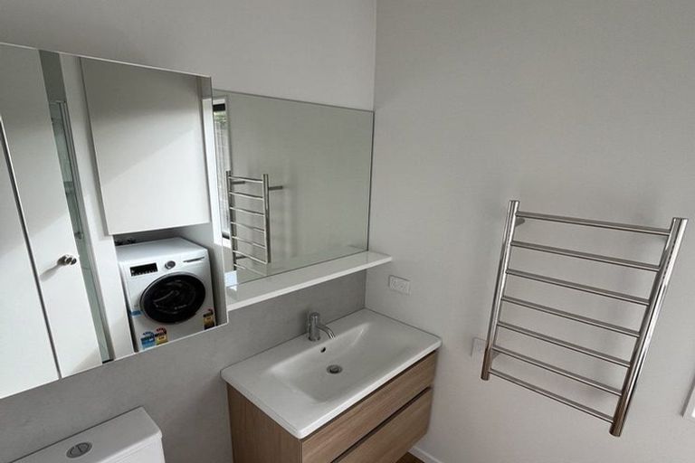 Photo of property in 1 Tanera Crescent, Brooklyn, Wellington, 6021