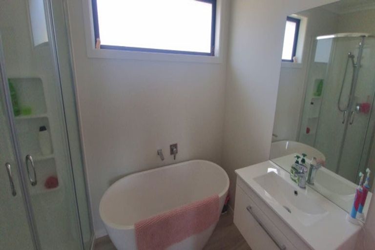 Photo of property in 18 Anchor Crescent, Papamoa, 3118