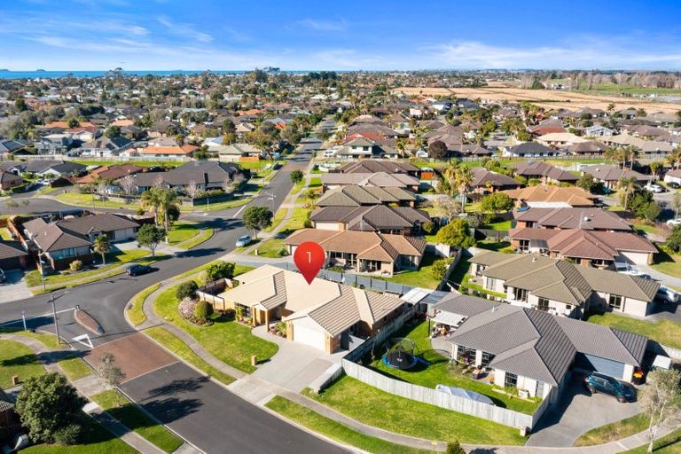Photo of property in 1 Roxbury Place, Papamoa Beach, Papamoa, 3118