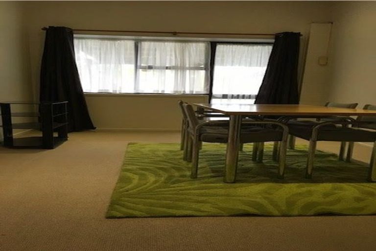 Photo of property in 72 Kurnell Drive, Botany Downs, Auckland, 2010