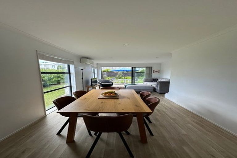 Photo of property in 59 William Wallbank Crescent, Swanson, Auckland, 0614