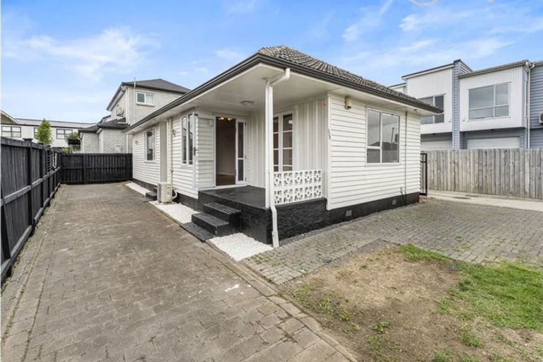 Photo of property in 169 Russell Road, Manurewa, Auckland, 2102