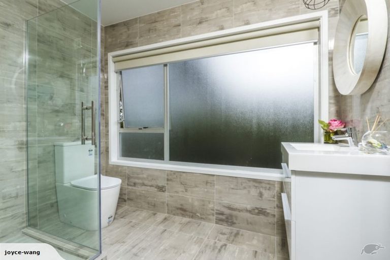 Photo of property in 271 East Coast Road, Mairangi Bay, Auckland, 0630