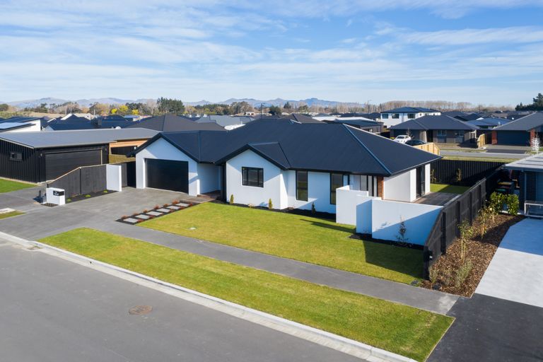 Photo of property in 12 Wandle Street, Marshland, Christchurch, 8083