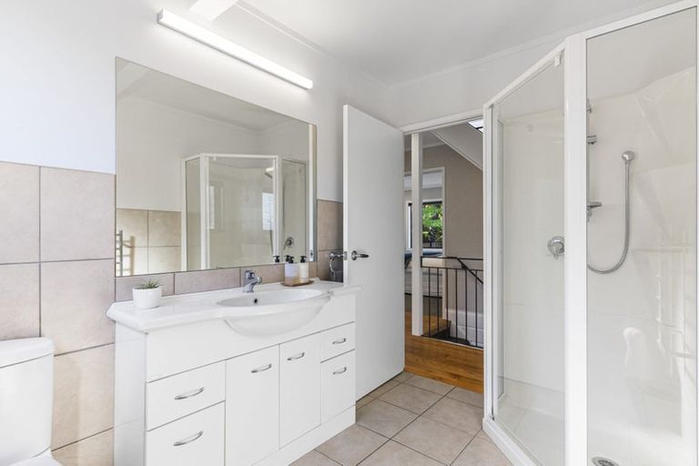 Photo of property in 133 Sandspit Road, Shelly Park, Auckland, 2014