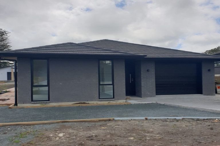 Photo of property in 20 Kawariki Road, Helensville, 0800