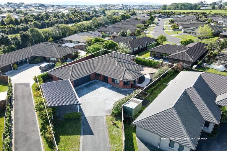 Photo of property in 22 Whitford Place, Rototuna North, Hamilton, 3210