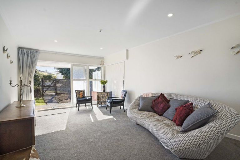 Photo of property in 1/59 Tawa Road, One Tree Hill, Auckland, 1061