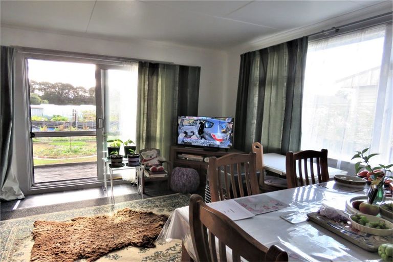 Photo of property in 73 Orawia Road, Tuatapere, 9620