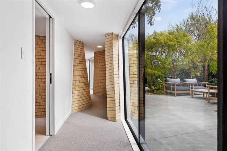 Photo of property in 35 Westburn Terrace, Burnside, Christchurch, 8041