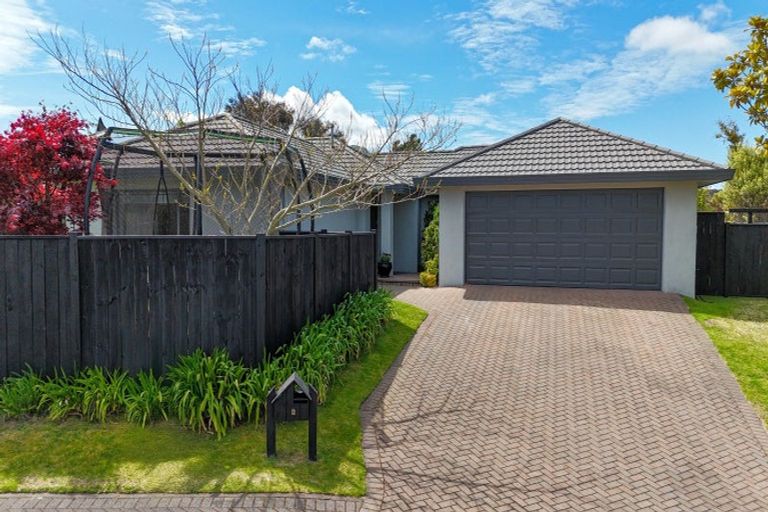 Photo of property in 2 Birchwood Lane, Hilltop, Taupo, 3330