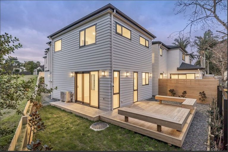 Photo of property in 37d Allington Road, Massey, Auckland, 0614