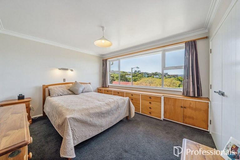 Photo of property in 14 Bushey Way, Maungaraki, Lower Hutt, 5010