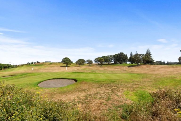 Photo of property in 4 Golf Course Lane, Waiwhakaiho, New Plymouth, 4312