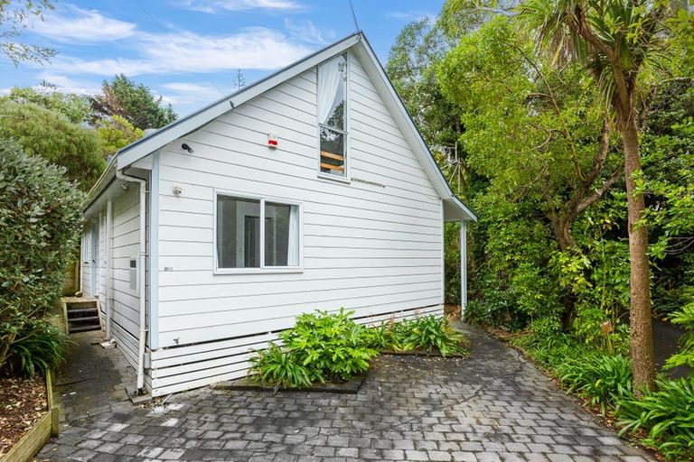 Photo of property in 2/54 Hungerford Road, Houghton Bay, Wellington, 6023