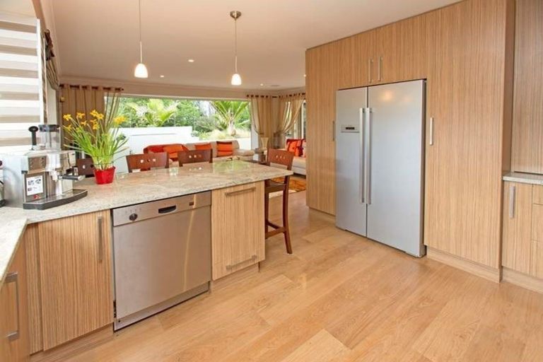 Photo of property in 36 Kittiwake Drive, Schnapper Rock, Auckland, 0632