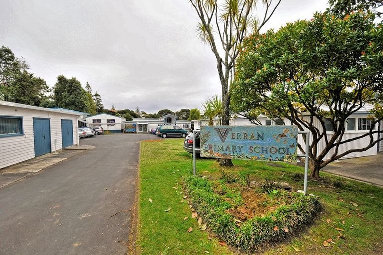 Photo of property in 2/55 Verbena Road, Birkdale, Auckland, 0626