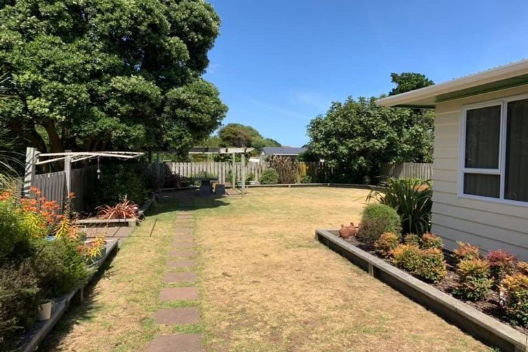 Photo of property in 2 Porter Place, Paekakariki, 5034