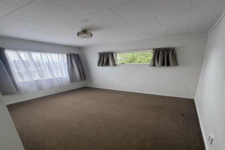 Photo of property in 48 Strid Road, Te Atatu South, Auckland, 0610