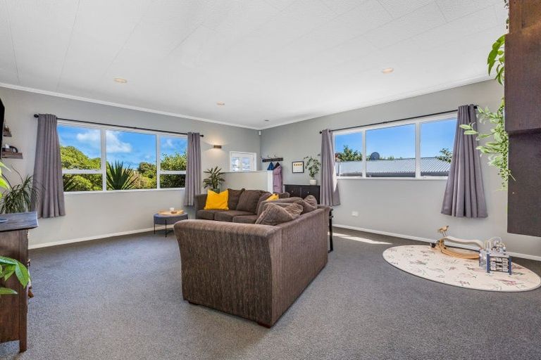 Photo of property in 33 Margaret Road, Raumati Beach, Paraparaumu, 5032