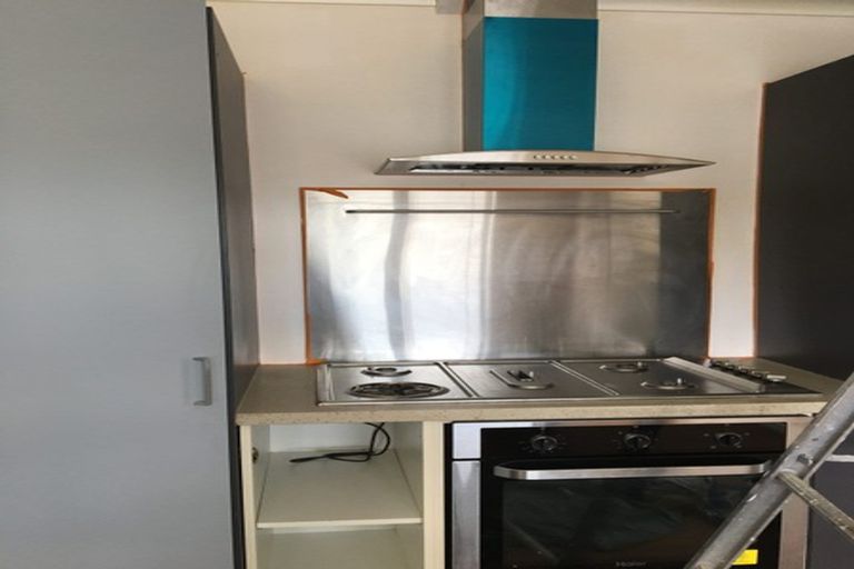 Photo of property in 5 Fraser Avenue, Johnsonville, Wellington, 6037