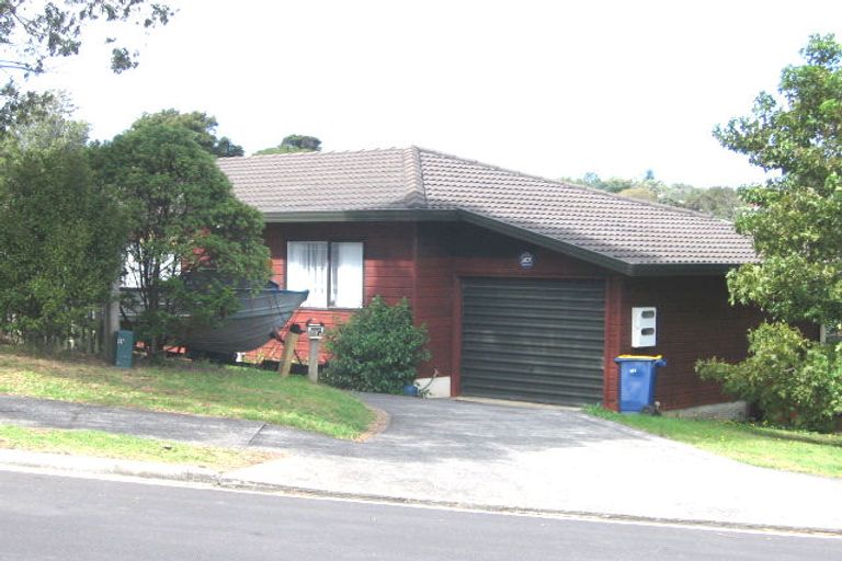 Photo of property in 2/32 Witheford Drive, Bayview, Auckland, 0629