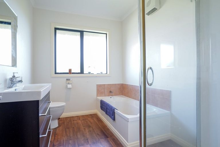 Photo of property in 17 Angus Lane, Tokomaru, Palmerston North, 4474