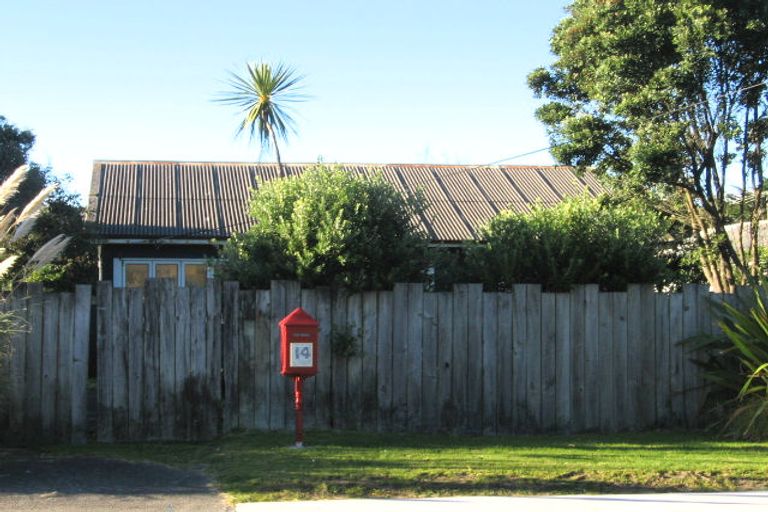 Photo of property in 14 The Avenue, Otaki Beach, Otaki, 5512