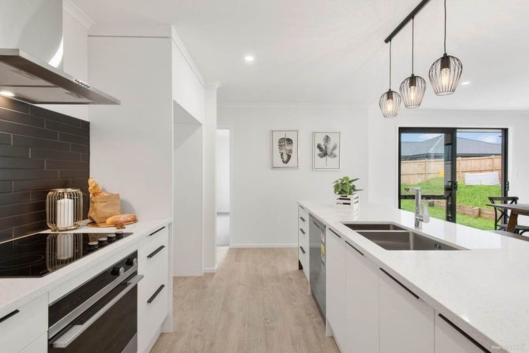 Photo of property in 11 Paul Way, Pokeno, 2402