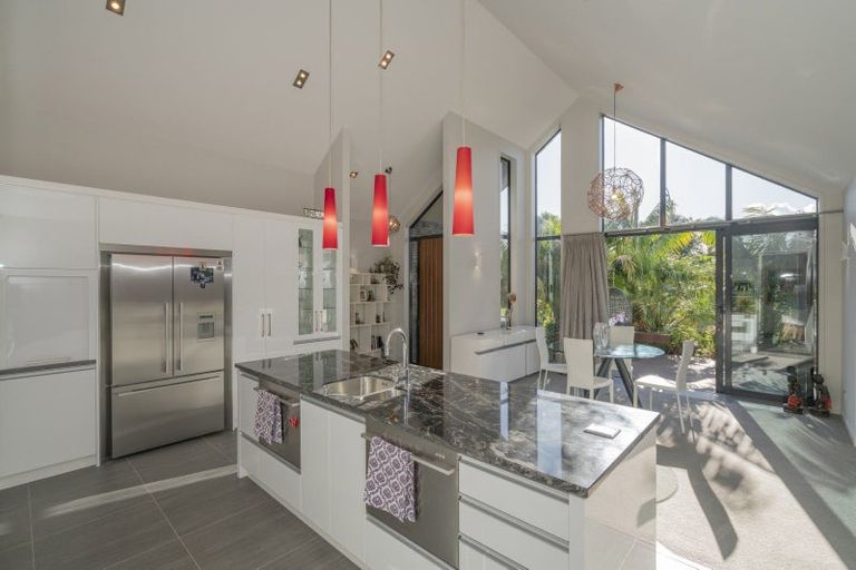 Photo of property in 8 Sara Way, Whitianga, 3510