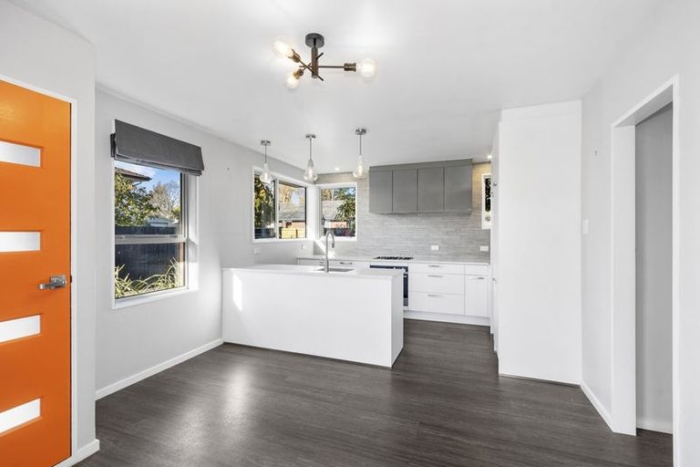 Photo of property in 2/110b Withells Road, Avonhead, Christchurch, 8042