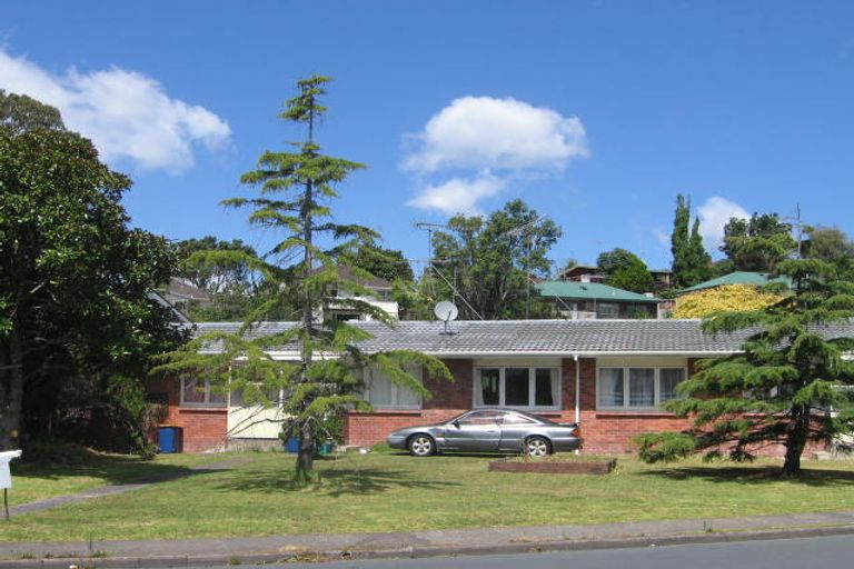 Photo of property in 23 Bentley Avenue, Glenfield, Auckland, 0629