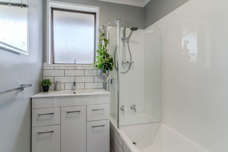 Photo of property in 122b Macandrew Road, South Dunedin, Dunedin, 9012