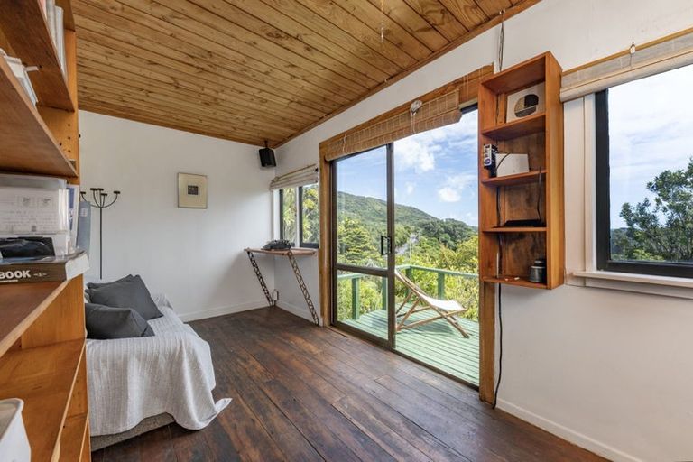Photo of property in 58 Seaview Road, Piha, 0772