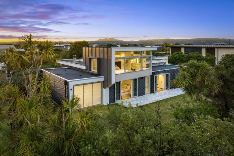 Photo of property in 64 Taumata Road, Omaha, 0986