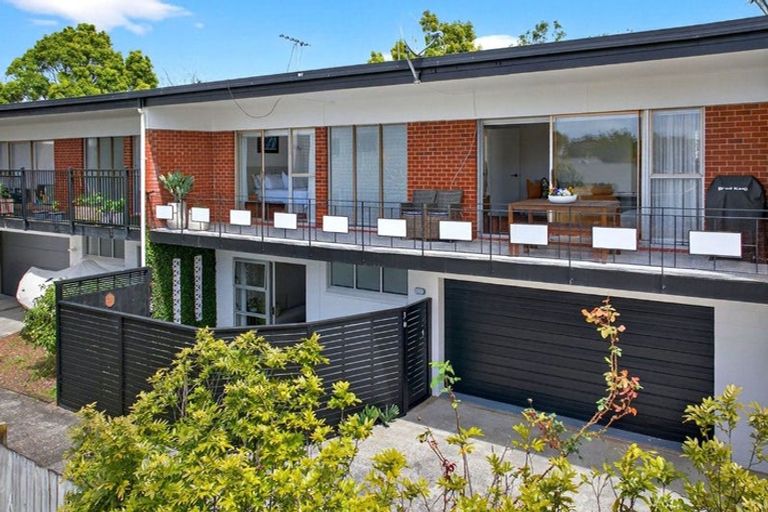 Photo of property in 3/8 Wolsley Avenue, Milford, Auckland, 0620