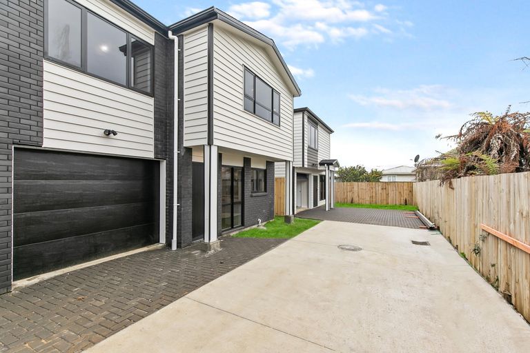 Photo of property in 111a Russell Road, Manurewa, Auckland, 2102