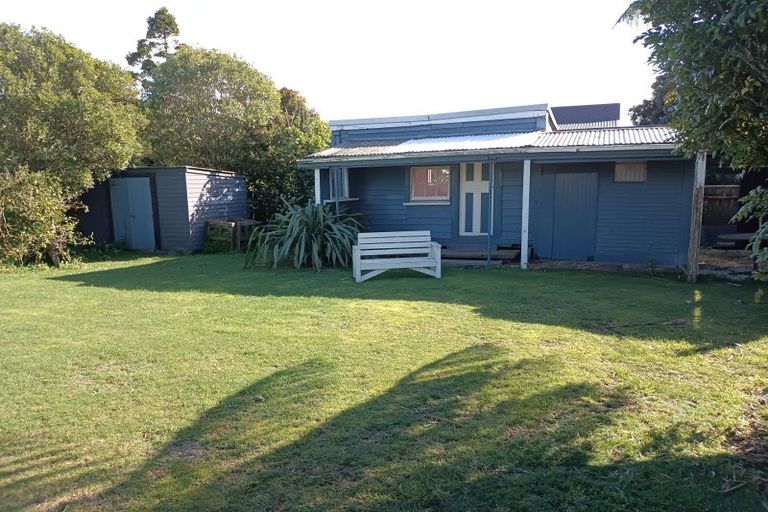 Photo of property in 18 Cook Street, Carters Beach, Westport, 7825