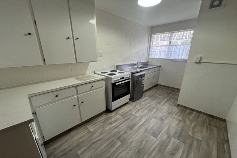 Photo of property in 6 Tiraumea Street, Palmerston North, 4410